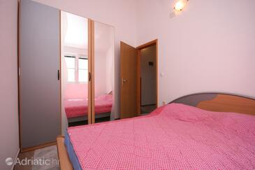 Appartements avec parking Pirovac, Sibenik - 6246