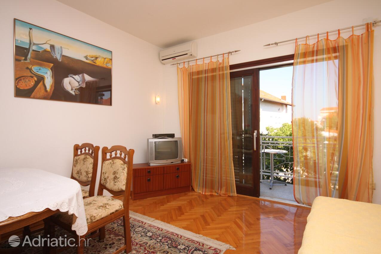 A-6260-a - Private accommodation - Apartments and rooms with parking space Vodice