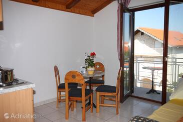 Apartments and rooms with parking space Vodice - 6260
