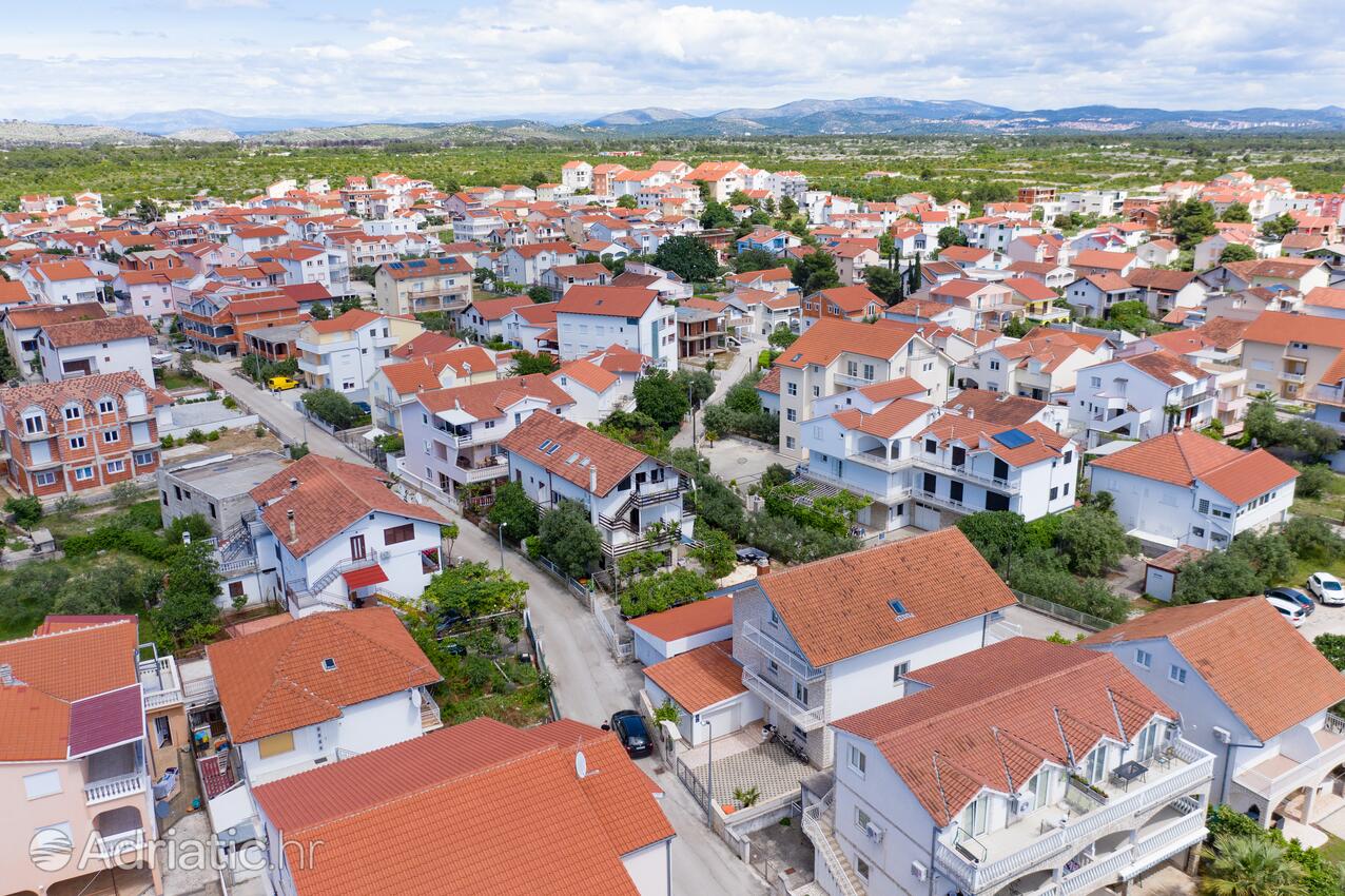 Property - Apartments and rooms with parking space Vodice