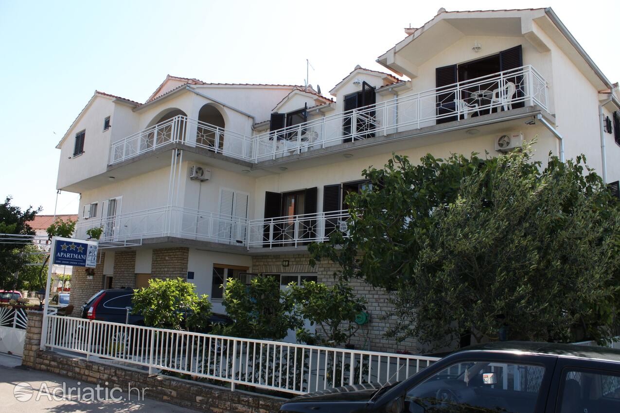 Property - Apartments and rooms with parking space Vodice