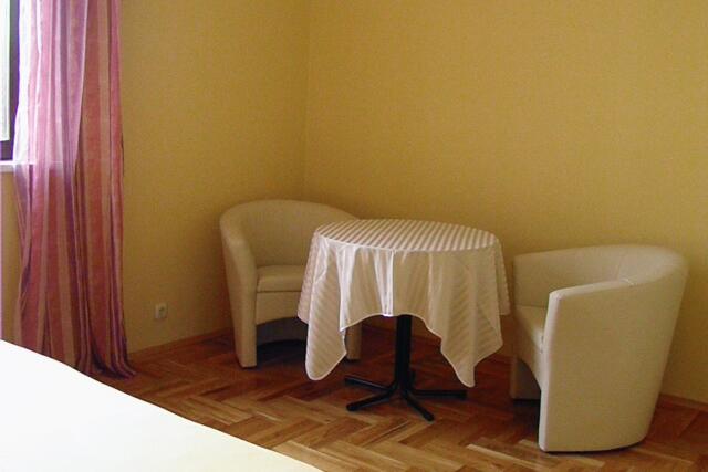 S-6260-b - Private accommodation - Apartments and rooms with parking space Vodice