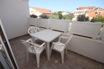 Apartments with balcony Vodice, North Dalmatia