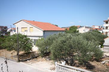 Apartments with balcony Vodice, North Dalmatia
