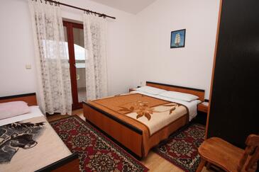 Apartments for families with children Pašman - 6267
