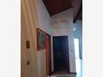 Prigradica, Hallway in the apartment, air condition available, (pet friendly) and WiFi.