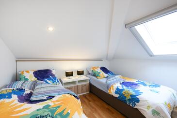 Apartments with parking space Vodice - 6271