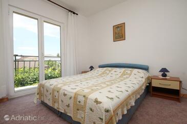 Apartmani s parkingom Pirovac, Šibenik - 6277