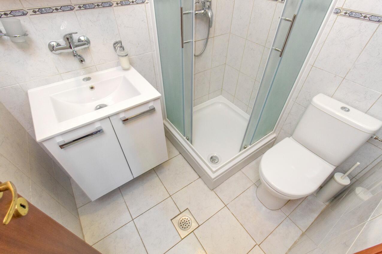 A-6280-a - Alloggi privati - Appartamenti accanto al mare Slosella - Pirovac, Sebenico - Šibenik