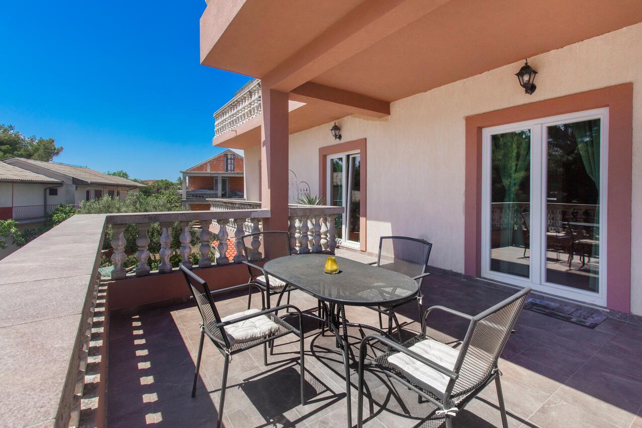 A-6280-a - Alloggi privati - Appartamenti accanto al mare Slosella - Pirovac, Sebenico - Šibenik