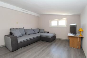 Lejligheder og værelser med parkering Mandre, Pag - 6309