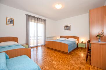 Apartments with parking space Pag - 6316