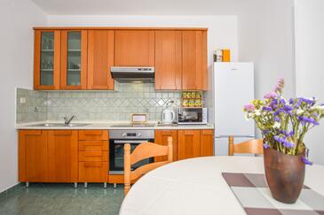 Apartments with parking space Pag - 6316