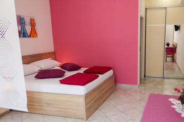 Ferienwohnungen mit Parkplatz Pag - 6316