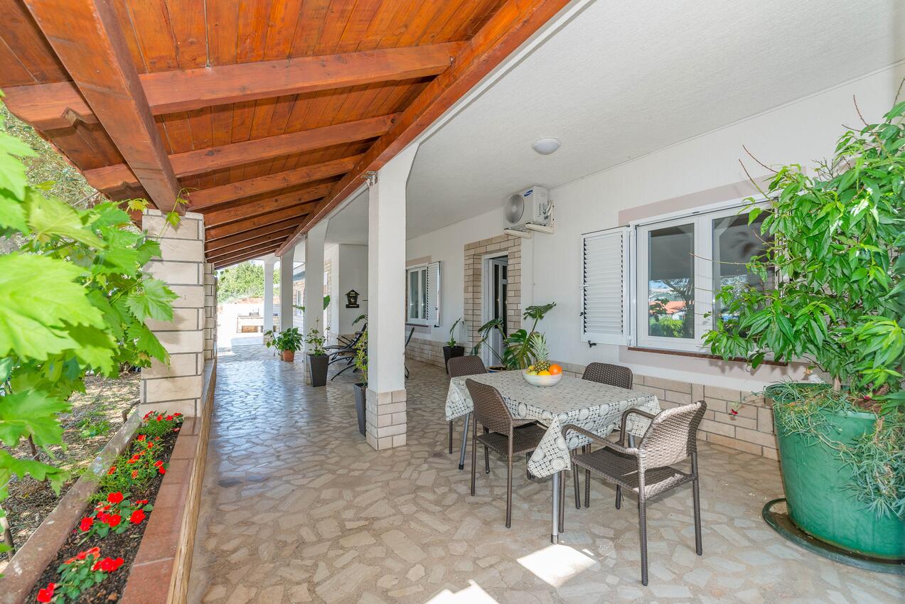 Kétszobás apartman Stara Novalja (Pag) (A-6319-g)