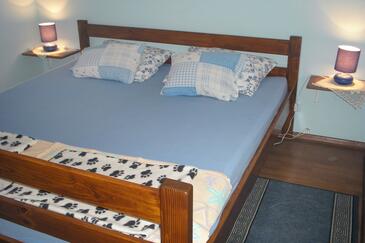 Apartments with parking space Vir - 6323