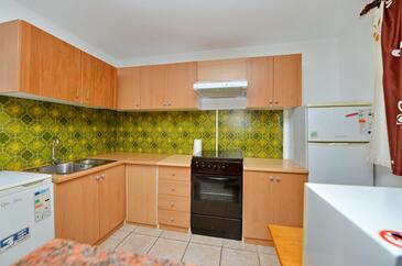 Apartments with parking space Vir - 6323