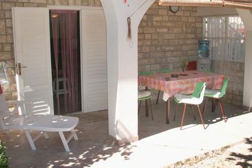 Apartments with parking space Vir - 6323