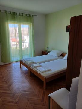 Apartmány s parkovištěm Pag - 6325