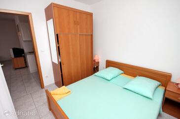 Apartments with parking space Vodice - 6331