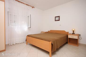 Apartments by the sea Kustići (Pag) - 6354