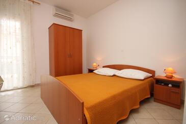 Lejligheder og værelser med parkering Zubovici, Pag - 6357