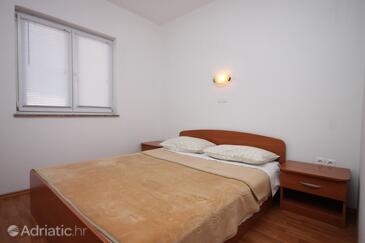 Family friendly seaside apartments Kustići, Pag - 6376