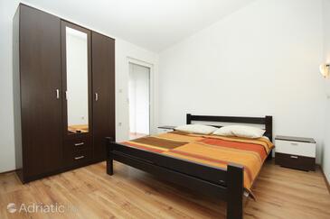 Družinski apartmaji ob morju Kustići, Pag - 6376