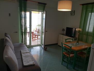 Апартаменти біля моря Мандре - Mandre, Паг - Pag - 6386