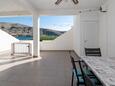Metajna, Terrace 1 in the apartment, (pet friendly) and WiFi.