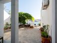 Metajna, Terrace 2 - view in the apartment, (pet friendly) and WiFi.