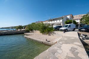 Apartmani uz more Metajna, Pag - 6395