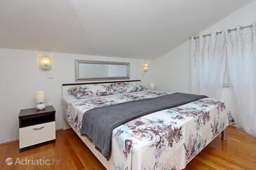 Апартаменты у моря с бассейном Паг - Pag - 6412