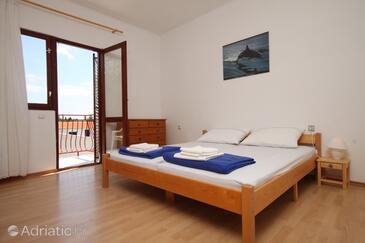 Apartments with parking space Starigrad, Paklenica - 6431