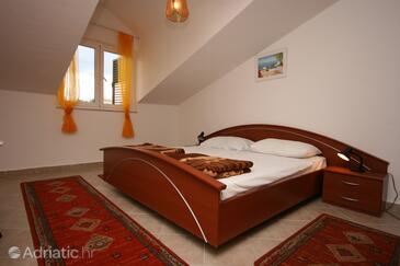 Apartments with parking space Vodice - 6444