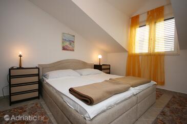 Apartments with parking space Vodice - 6444