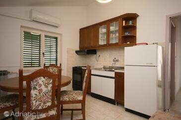 Apartments by the sea Turanj, Biograd - 6445