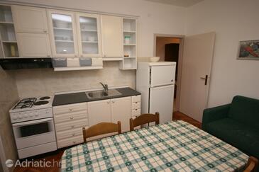 Apartments by the sea Turanj, Biograd - 6445