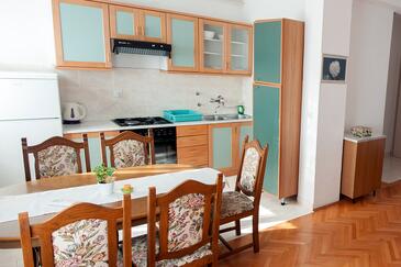 Apartments by the sea Turanj, Biograd - 6445