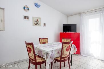 Apartments by the sea Pirovac, Šibenik - 6447