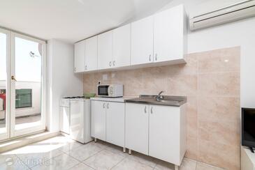 Leiligheter med parkering Rabac, Labin - 6464