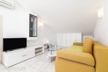 Leiligheter med parkering Rabac, Labin - 6464