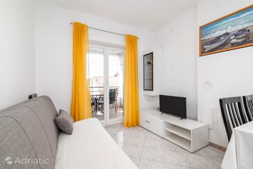 Leiligheter med parkering Rabac, Labin - 6464