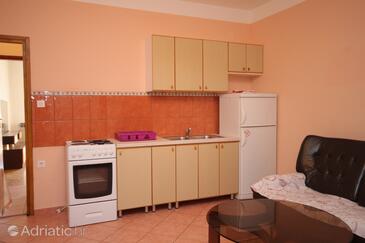 Апартаменты для семей с детьми Паг - Pag - 6467