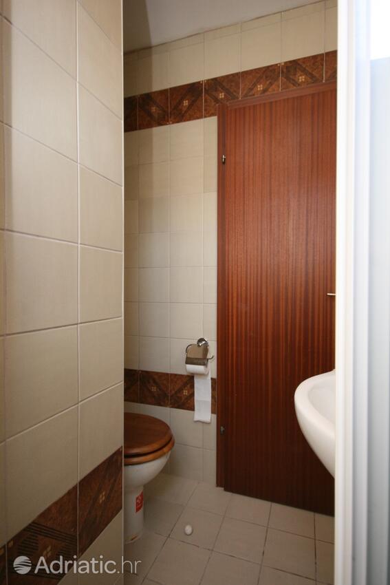 A-6474-a - Privat overnatting - Leiligheter ved sjøen Mandre, Pag