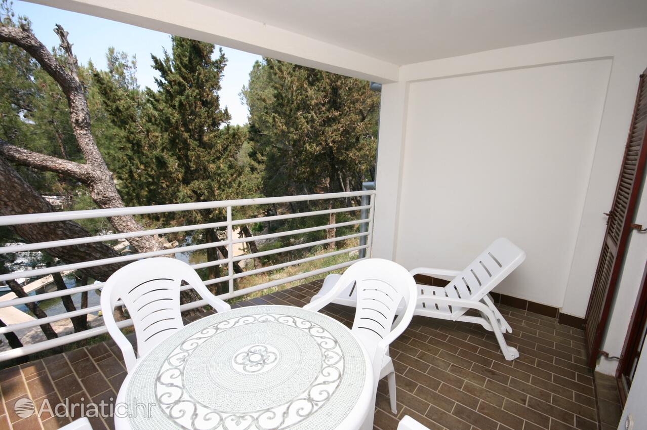 A-6474-a - Privat overnatting - Leiligheter ved sjøen Mandre, Pag
