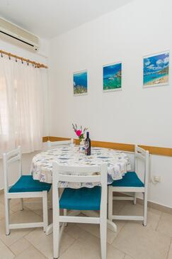 Apartments with parking space Bilo, Primošten - 6478