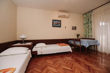 Apartmaji in sobe s parkingom Novalja, Pag - 6482