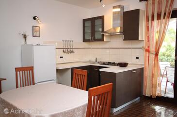 Apartments with parking space Pag - 6535