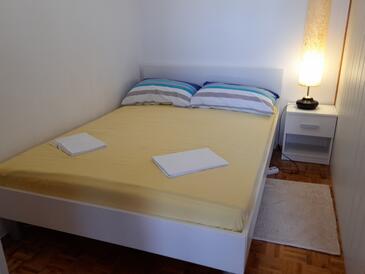 Apartments with parking space Pag - 6542